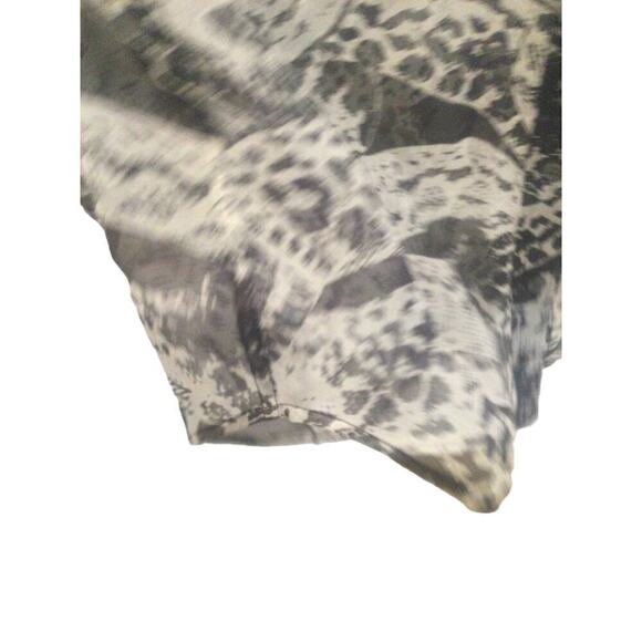 Equipment Femme Silk Button Down Blouse womens S snake Print animal Silver grey - Picture 13 of 15